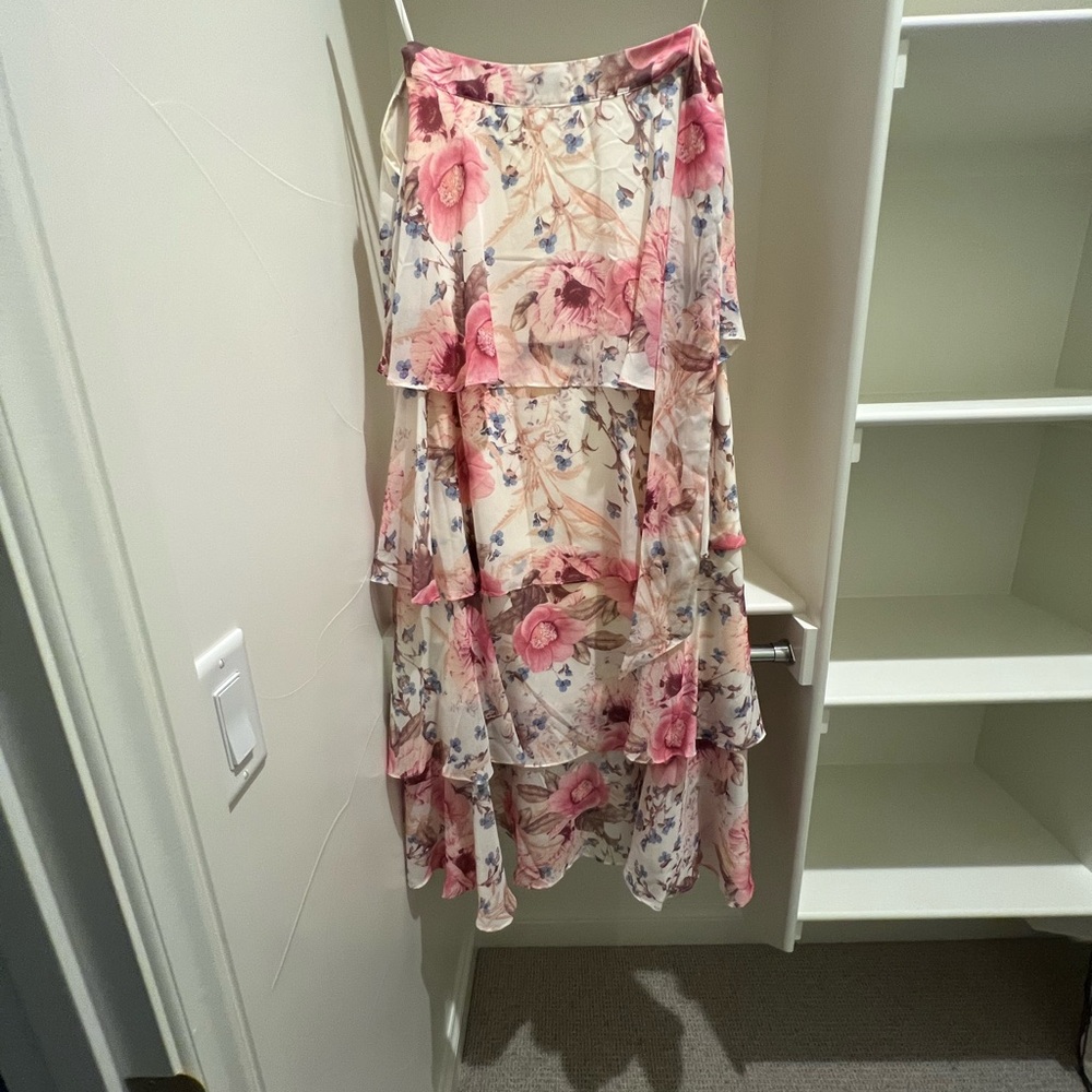 ASOS LUXE ruched wrap tiered maxi skirt in floral print - Picture 8 of 11